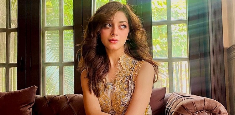 Alizeh Shah exudes elegance in new pictures