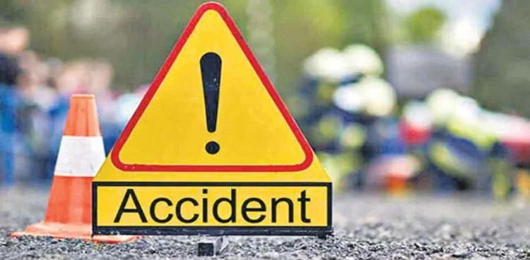 Two die, 13 injured in Bahawalpur road mishap
