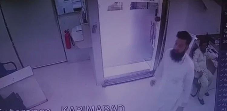 Police nab five-member gang of robbers in Karachi