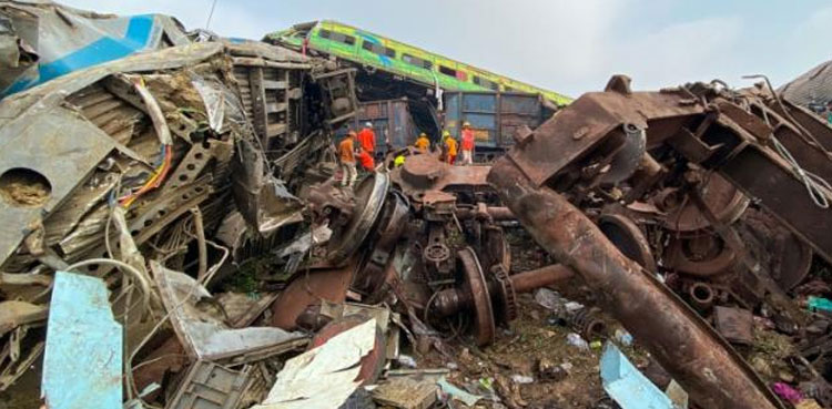 More than 280 feared dead, hundreds hurt in India horror rail crash