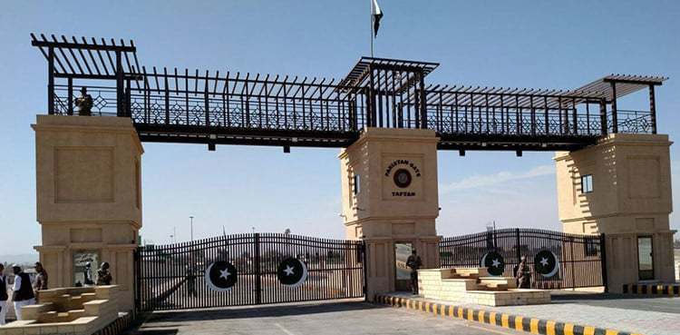 Iran deports another 52 illegal Pakistani migrants