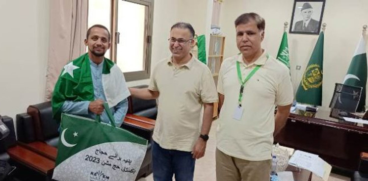 Man walks from Okara to Makkah to perform Hajj