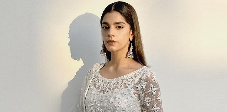 Sanam Saeed recreates vintage charm in new shoot: See pics