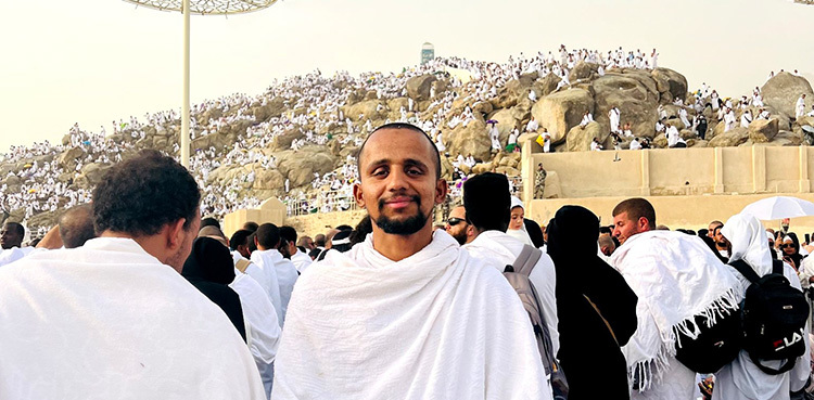 Man who walked from Okara to Makkah performed Hajj