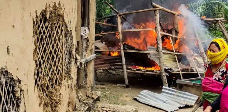 Manipur: India imposes curfew in strife-hit state