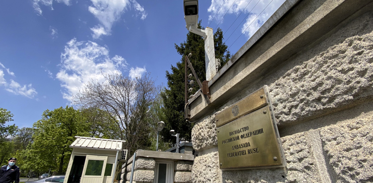 40 Russian diplomats and embassy staff to leave Romania