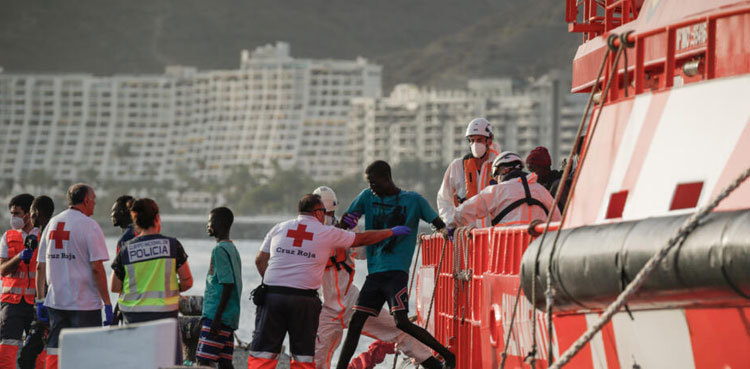 Rescuers search for migrant boats off Canary Isles