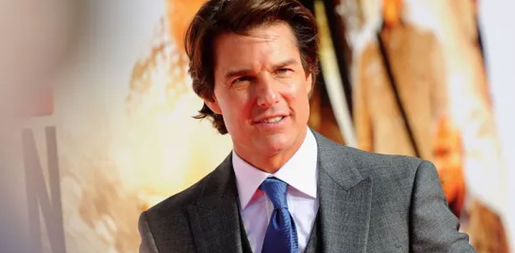 Tom Cruise has hilarious fan moment, video goes viral