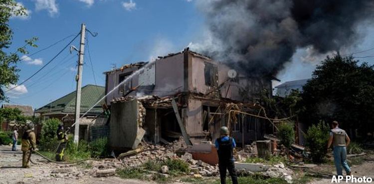 Ukraine says Russian troops advancing in 'fierce fighting'