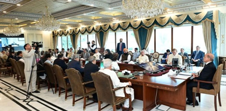 Federal Cabinet gets briefing on Pakistan-IMF $3bn deal