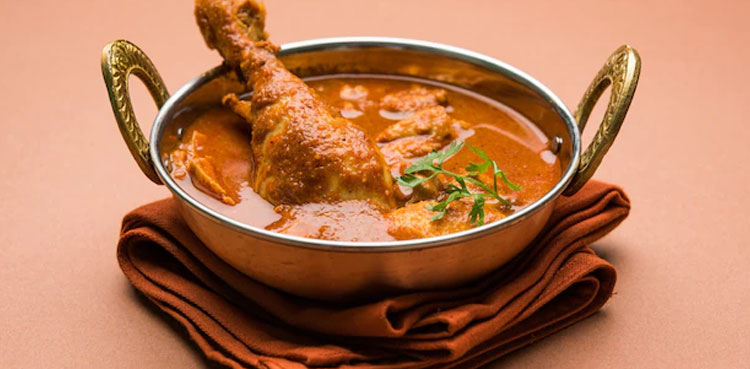 Man brutally kills wife for not cooking chicken curry