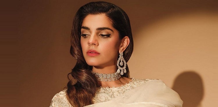 Another day, another slay: Sanam Saeed drops jaws with her new look