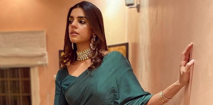 Sanam Saeed is a vision of elegance in six-yard drape: See pictures