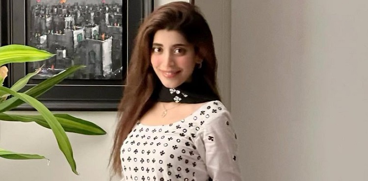 Urwa Hocane voices her take on the monotonous content; funny reel goes viral!