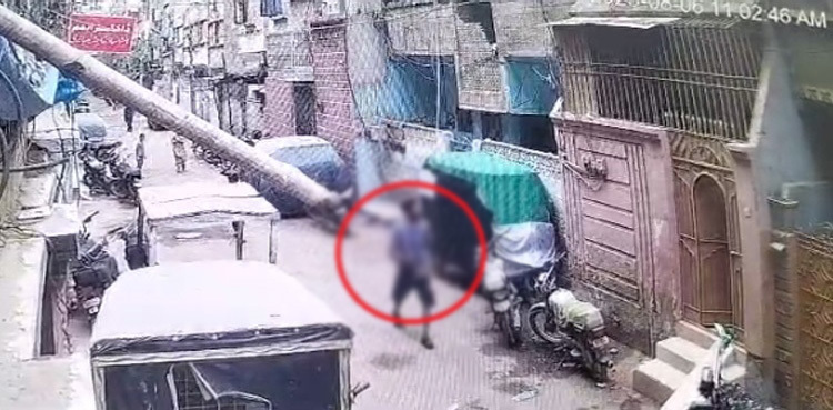 Man confesses to acid attack on his wife in Karachi