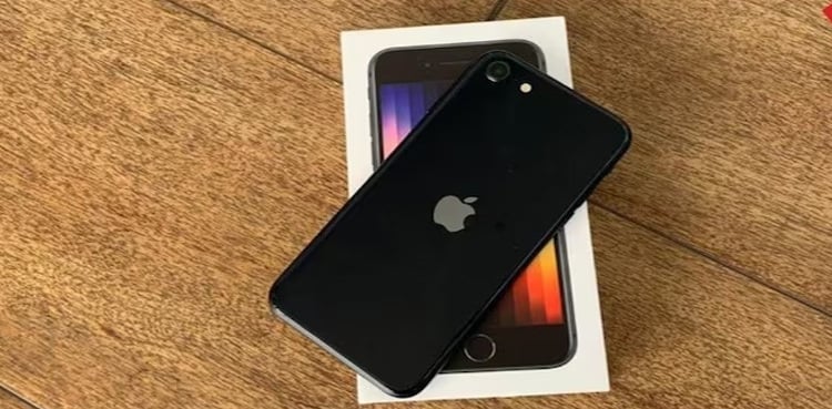 Apple to compensate users amid iPhone performance slowdown