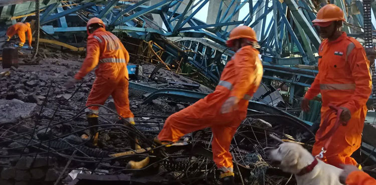 17 killed in India crane collapse