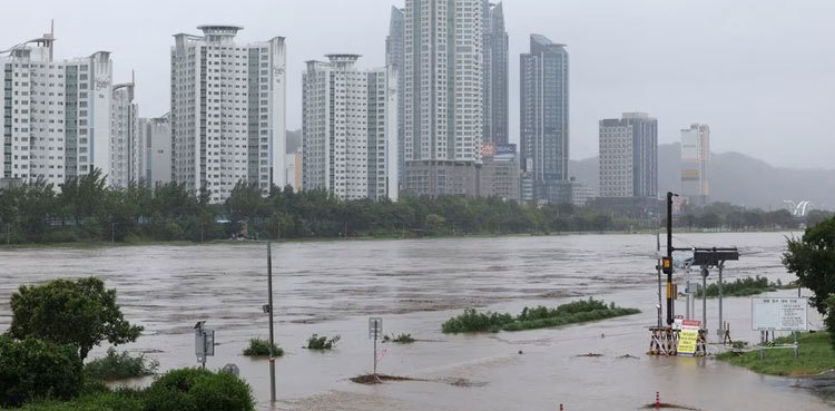 Typhoon Khanun makes landfall in South Korea after lashing Japan