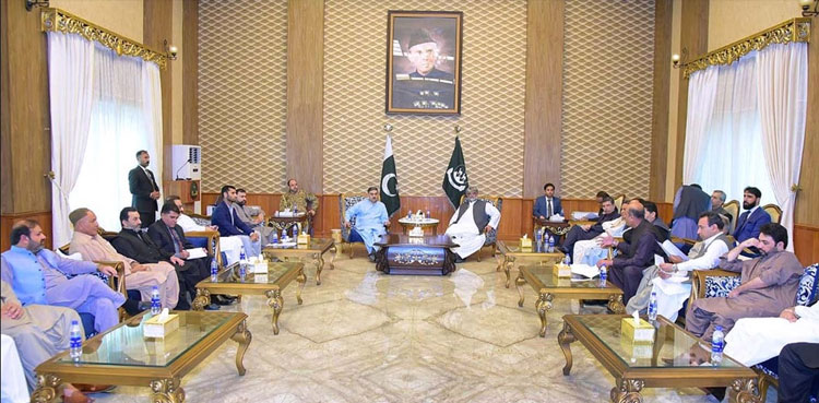 Caretaker PM assures resolution of issues of coal mining industry