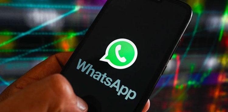 Here's how to use WhatsApp AI image feature in chatroom
