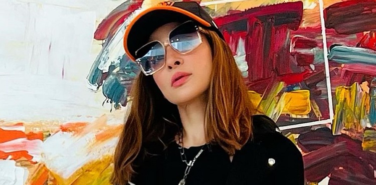 Ayesha Omar vacations in Miami; pictures go viral