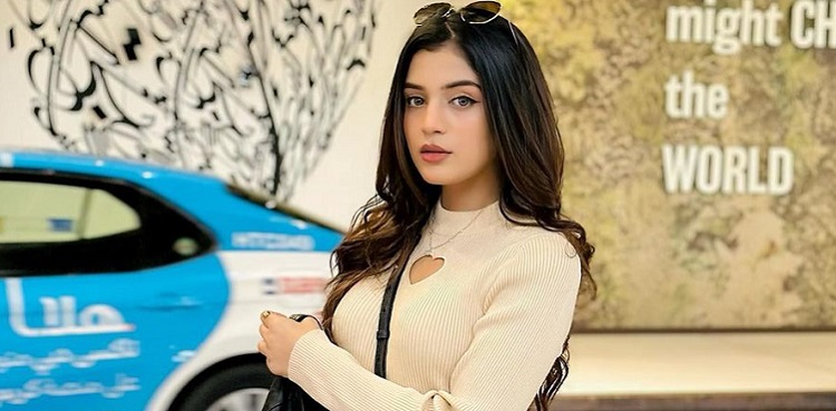 Laiba Khan amps up the travel style: See pics