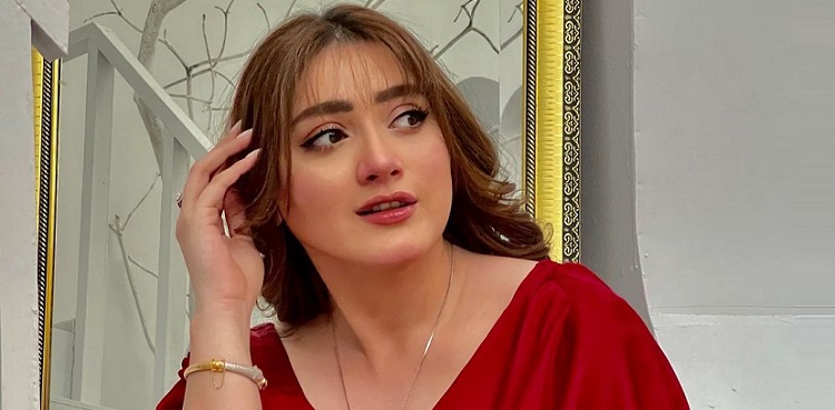 Momina Iqbal's pictures from 'Ehsaan Faramosh' go viral!