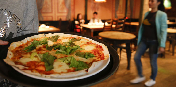 Waiter harasses customer over tip