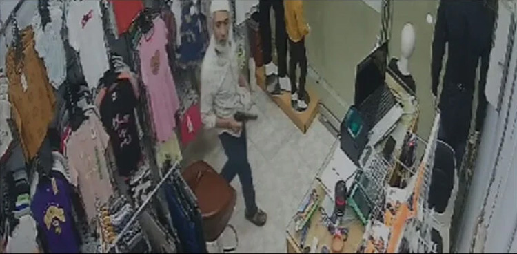 WATCH: CCTV footage of robbery in garments shop in Karachi