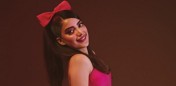 Saboor Ali turns on the vacay mode in style: See pictures, videos