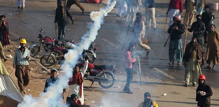 Faizabad sit-in probe commission 'summons' ex-IGs