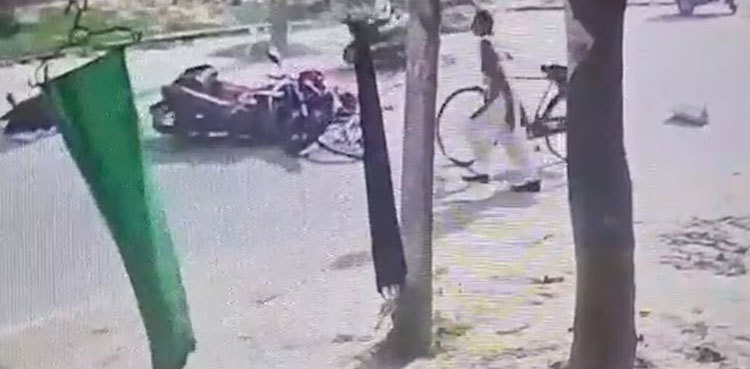 Girl dies as two men pull dupatta and biker runs over her