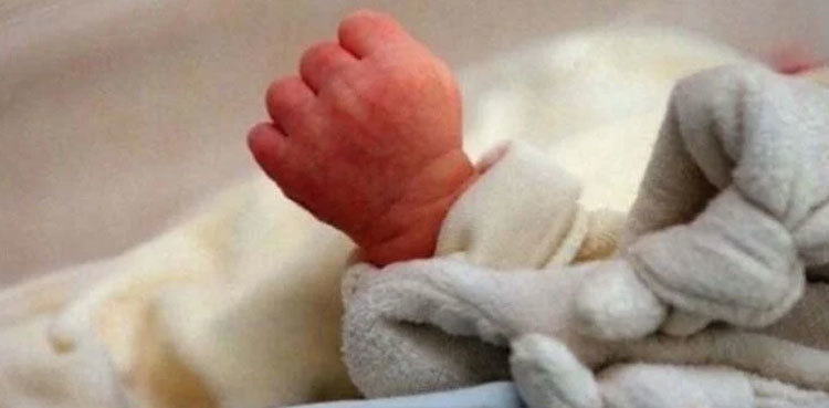 Karachi woman throws newborn from multi-storey building