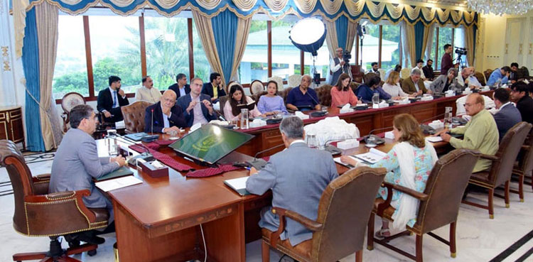 PM Kakar vows to come up with out-of-box solution for electricity consumers