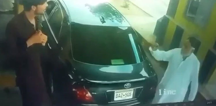 Video: Karachi man opens fire on toll plaza staff for stopping him