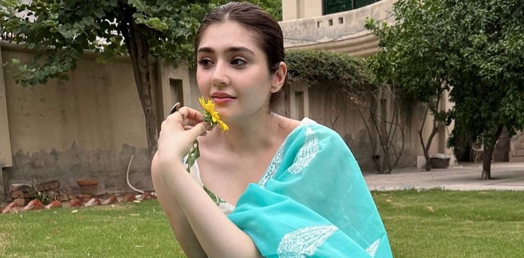 Dur-e-Fishan Saleem's goofy pictures go viral