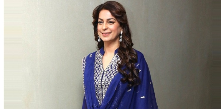 Juhi Chawla's singing skills leave netizens impressed - Watch