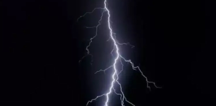 Watch: Scary yet 'spectacular' lightning strike witnessed in India