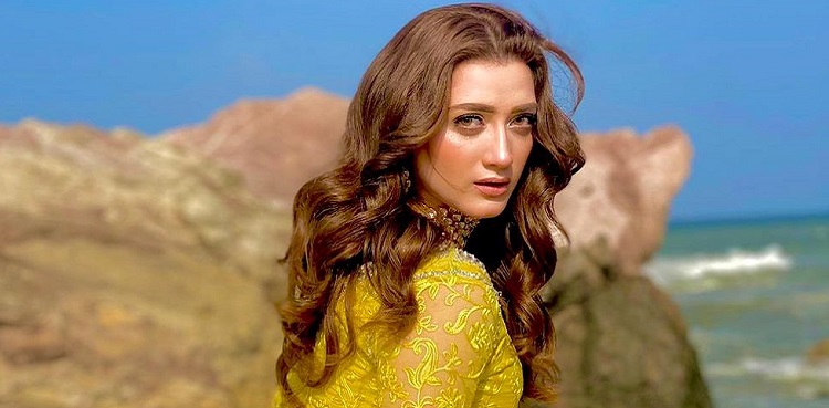 Momina Iqbal slays ethnic glam look in new pictures