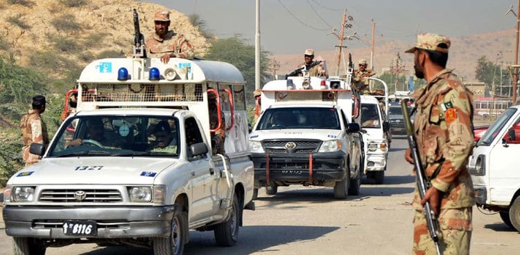 LEAs foil trailer hijacking, kidnapping bid at Ghotki motorway