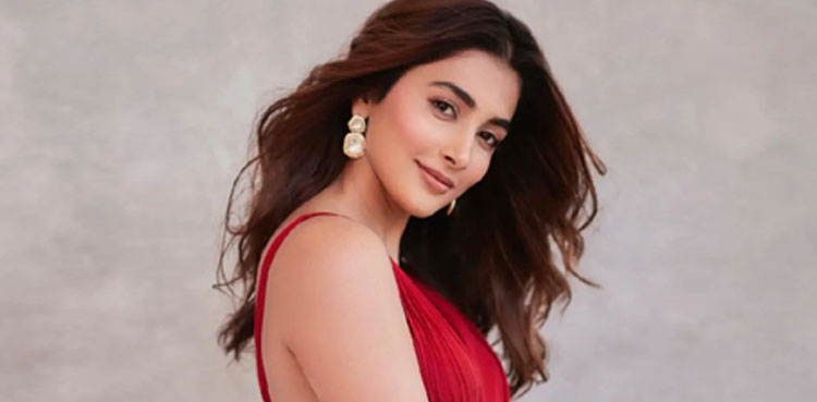 Pooja Hegde wins social media with latest post