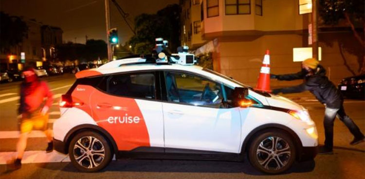California suspends tests of self-driving car