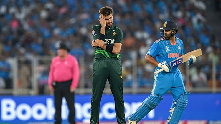 India beat Pakistan by 7 wickets with 19 overs to spare