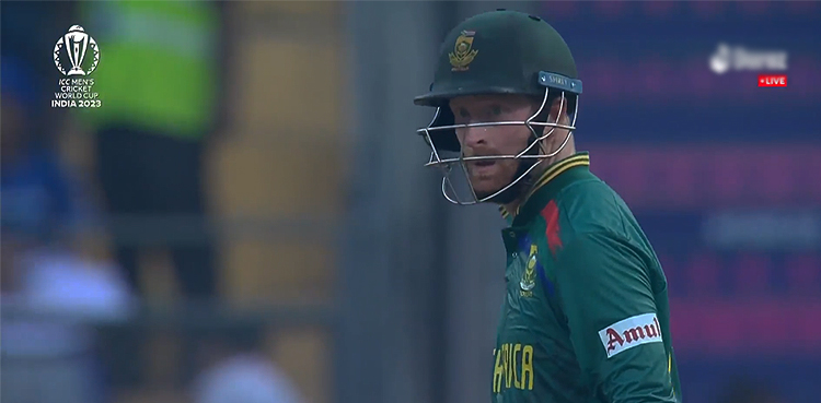 South Africa beat World Cup favourites England by 229 runs