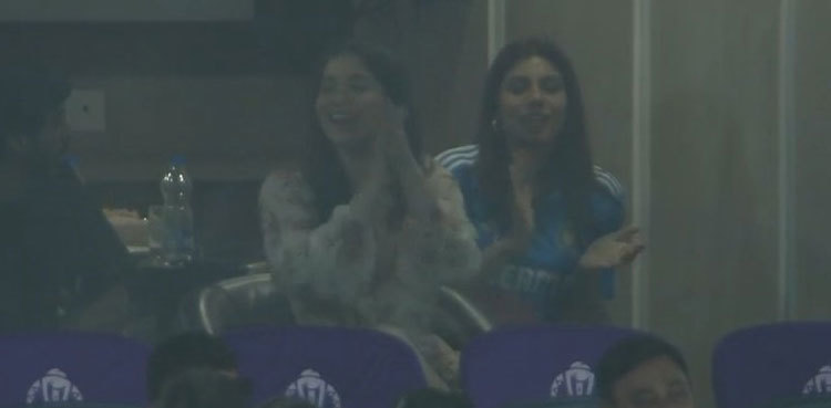 Memes galore as Sara Tendulkar watches India-Bangladesh clash in stadium