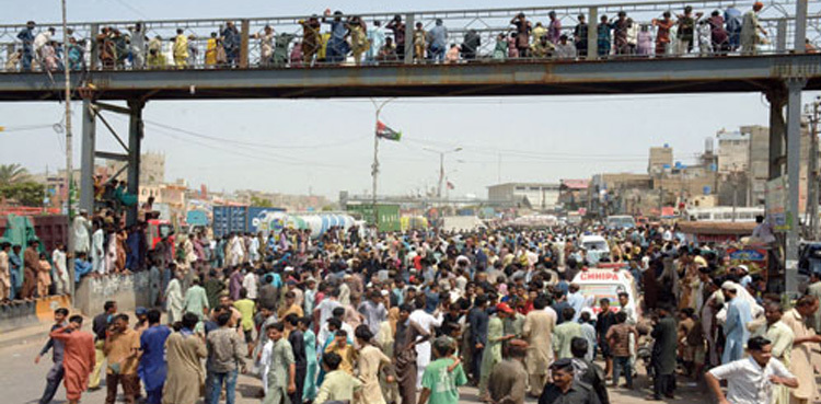 Protest breaks out against prolonged loadshedding in Karachi