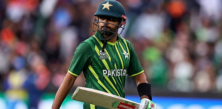 Babar Azam has no growth as a captain: Mohammad Hafeez