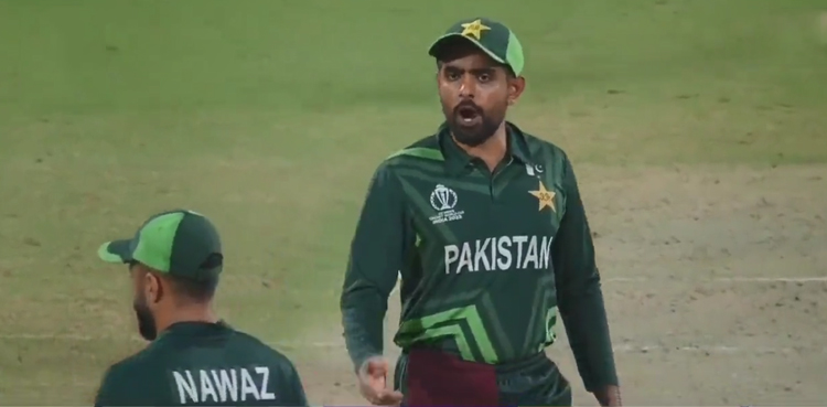 Watch: Babar Azam angry at Mohammad Nawaz after defeat to South Africa
