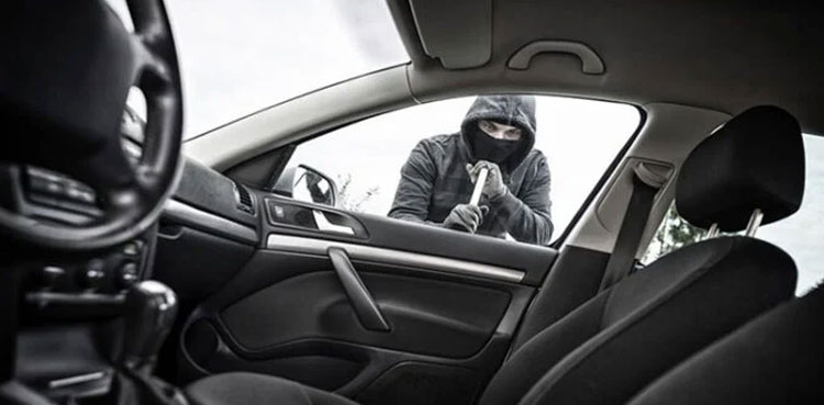 Scrap dealers found involved in car snatching, theft cases in Karachi