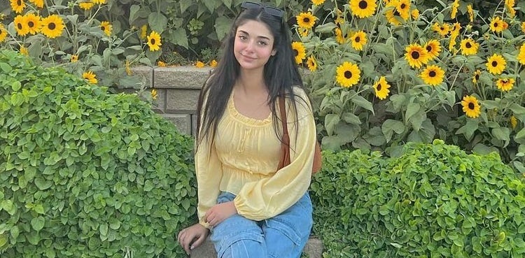 Noor Zafar Khan's picture from London street goes viral!